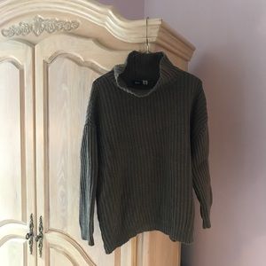 BDG green sweater